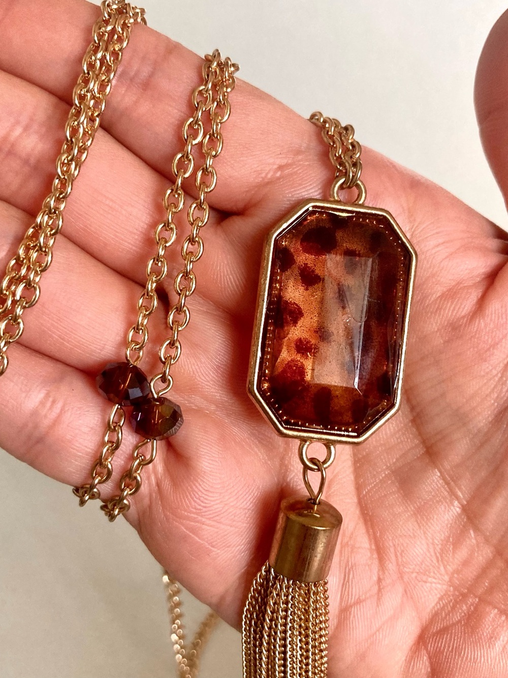Gold-Tone Tassel Pendant nwot chain Necklace Brown center women’s jewelry - Picture 3 of 9